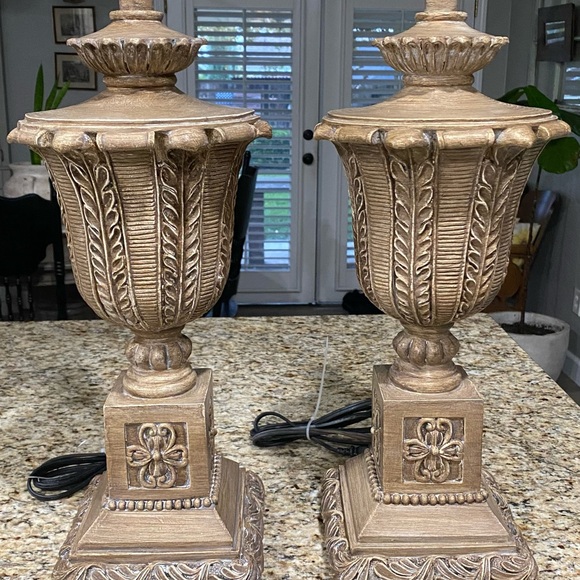 Elegant Decorative Urns - Picture 1 of 2